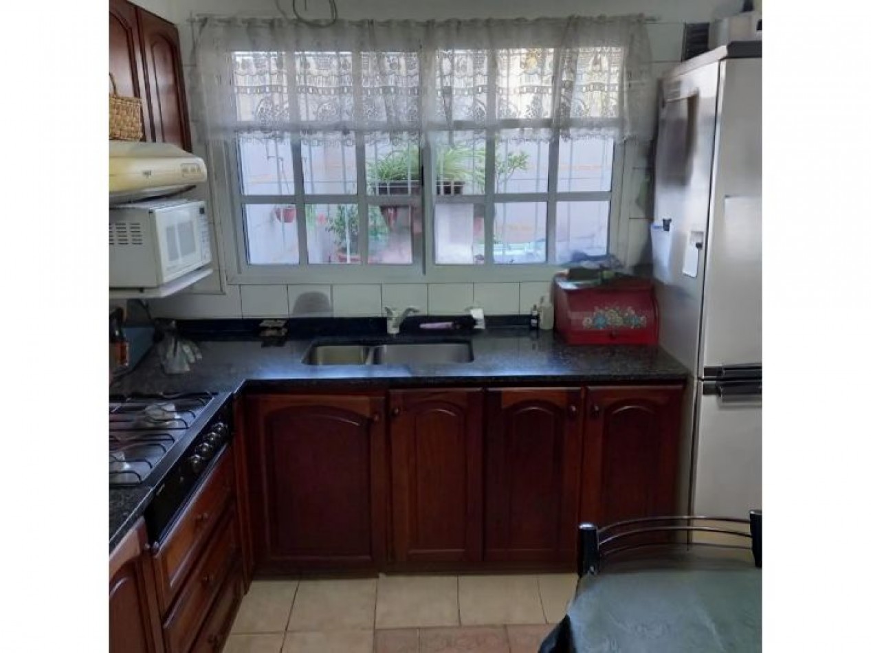 VENTA TRIPLEX PARQUE AVELLANEDA 5 AMBIENTES CON PATIO/ APTO CREDITO