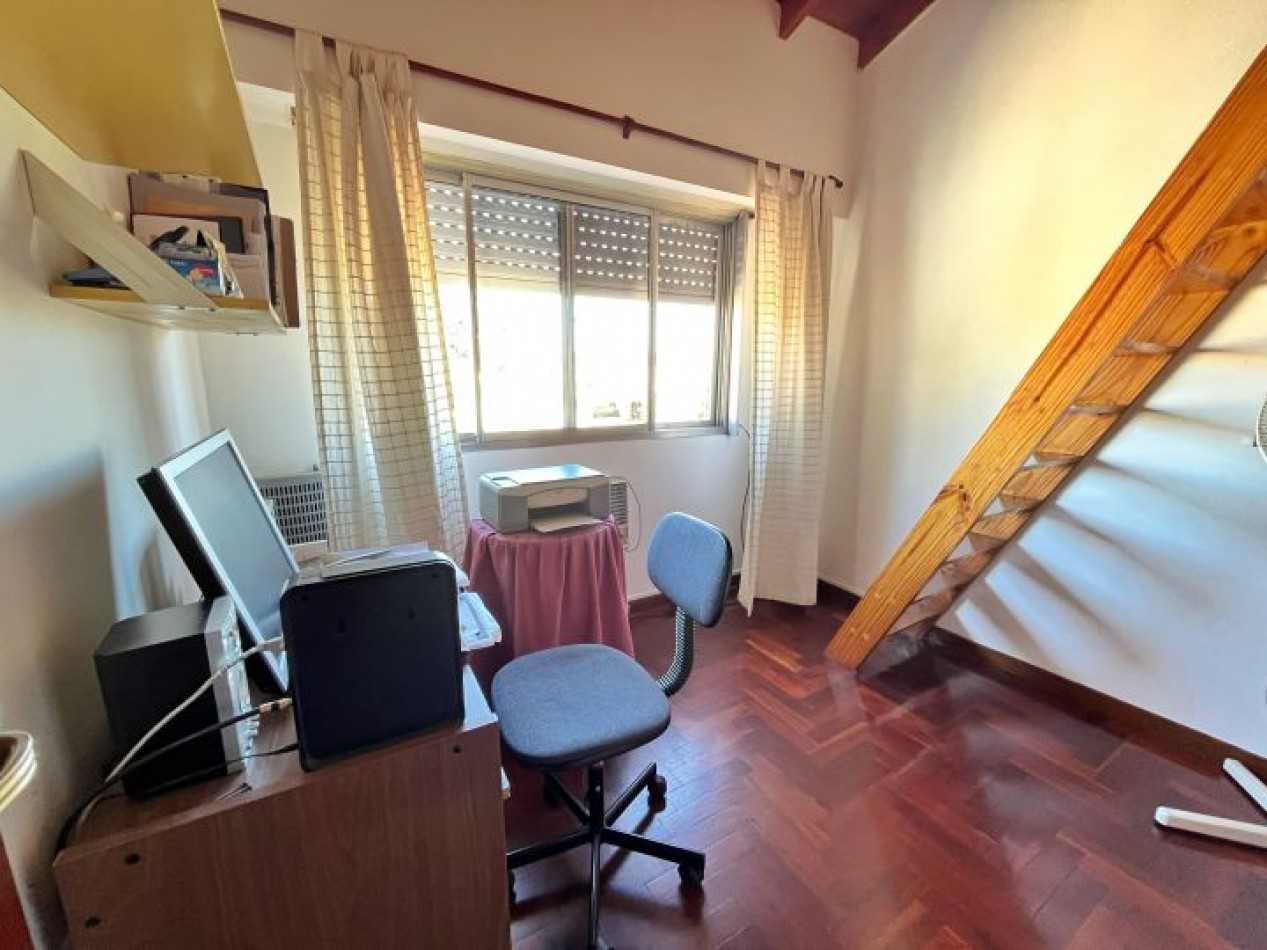 VENTA TRIPLEX PARQUE AVELLANEDA 5 AMBIENTES CON PATIO/ APTO CREDITO