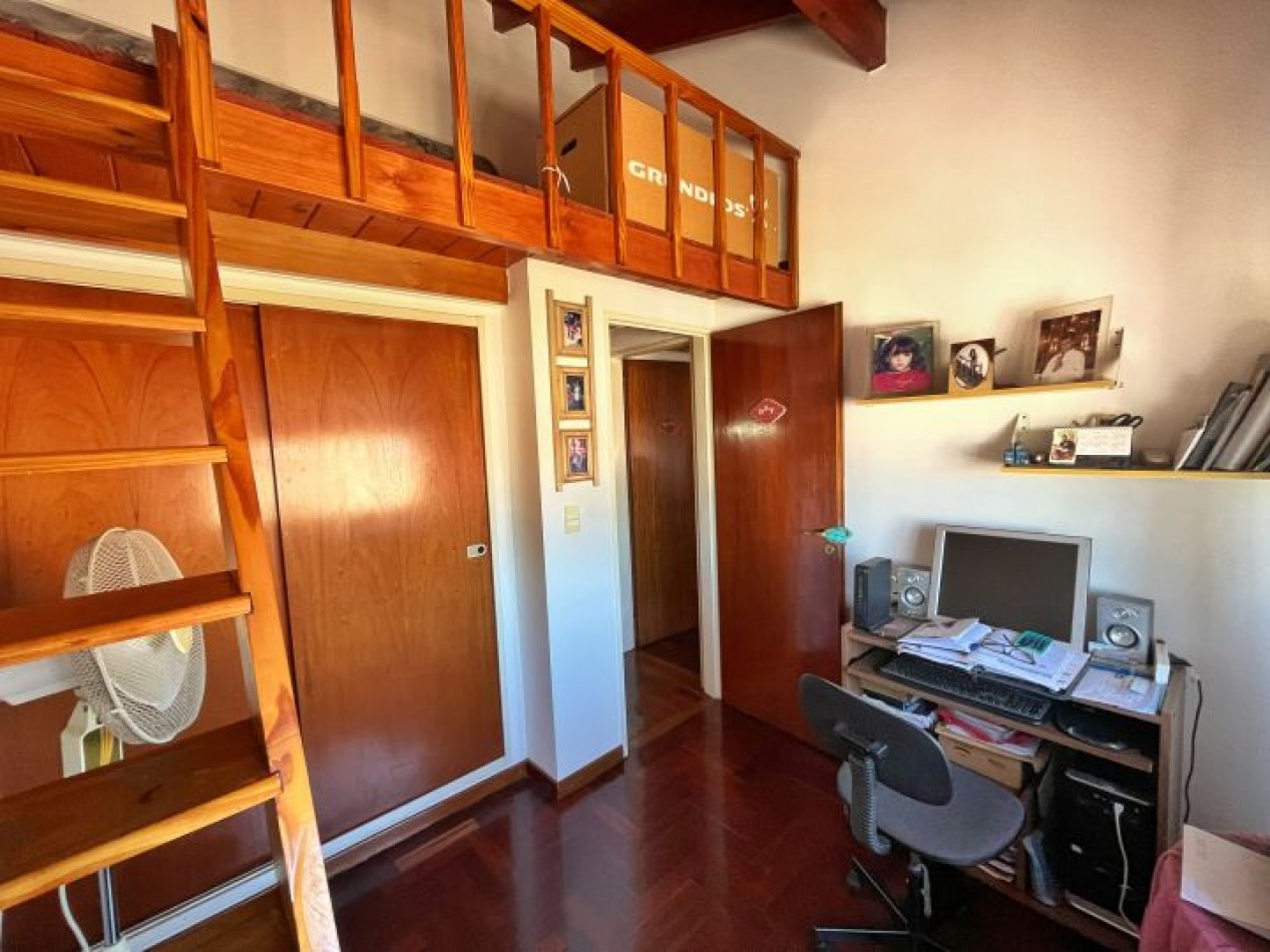 VENTA TRIPLEX PARQUE AVELLANEDA 5 AMBIENTES CON PATIO/ APTO CREDITO