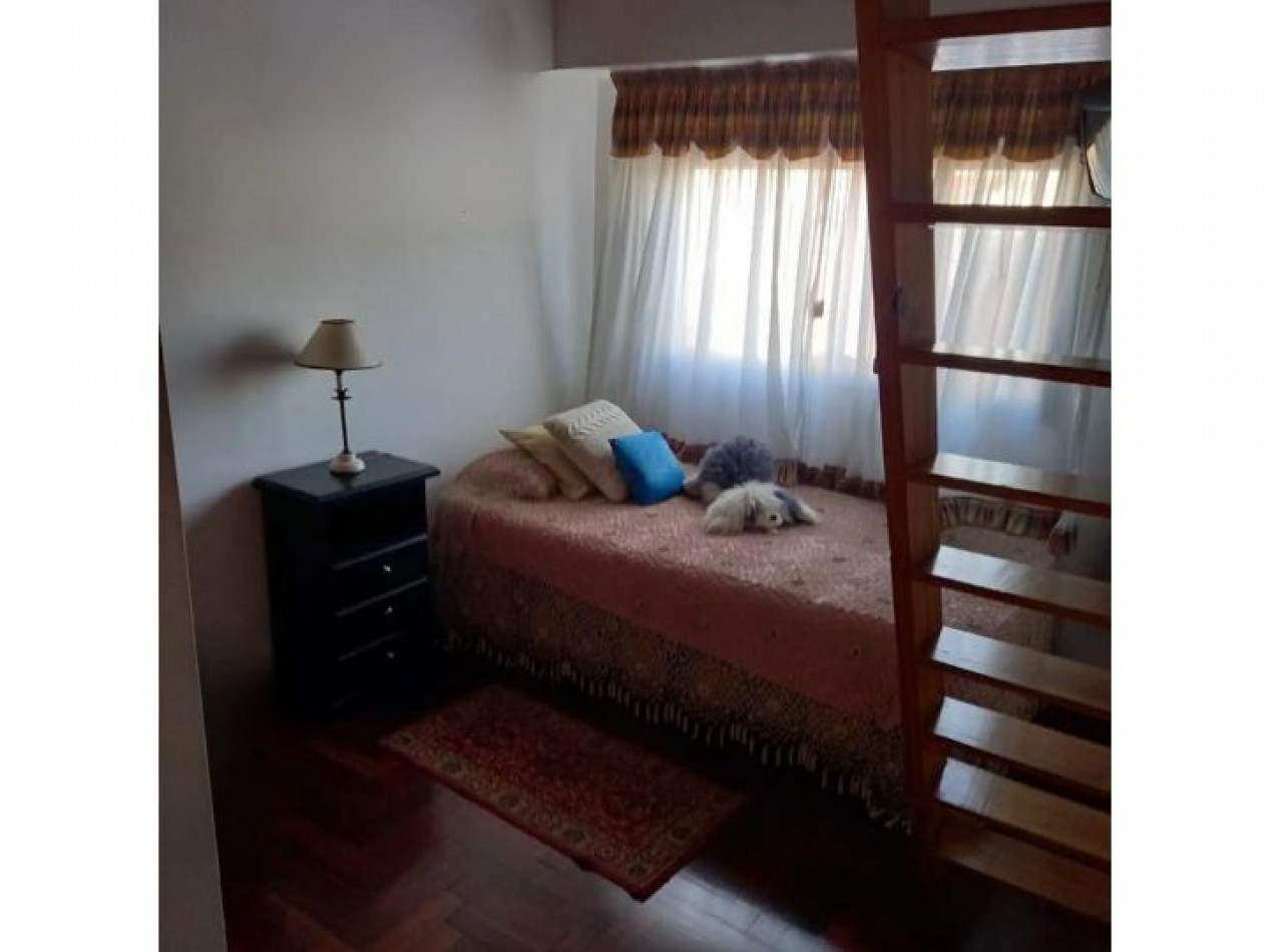 VENTA TRIPLEX PARQUE AVELLANEDA 5 AMBIENTES CON PATIO/ APTO CREDITO