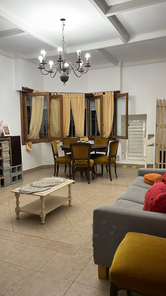 Venta Casa La Lucila 5 ambientes