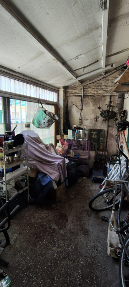 VENTA CASA A RECICLAR CON COCHERA LA TABLADA 4 AMBIENTES 