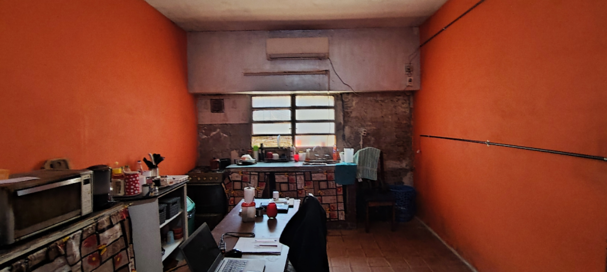 VENTA CASA A RECICLAR CON COCHERA LA TABLADA 4 AMBIENTES 