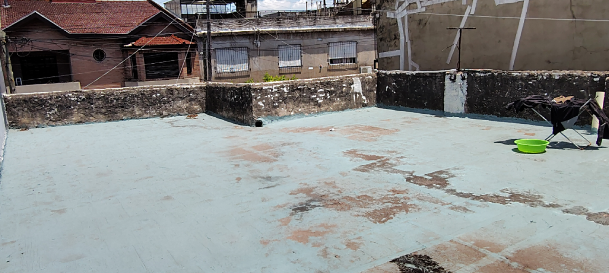 VENTA CASA A RECICLAR CON COCHERA LA TABLADA 4 AMBIENTES 