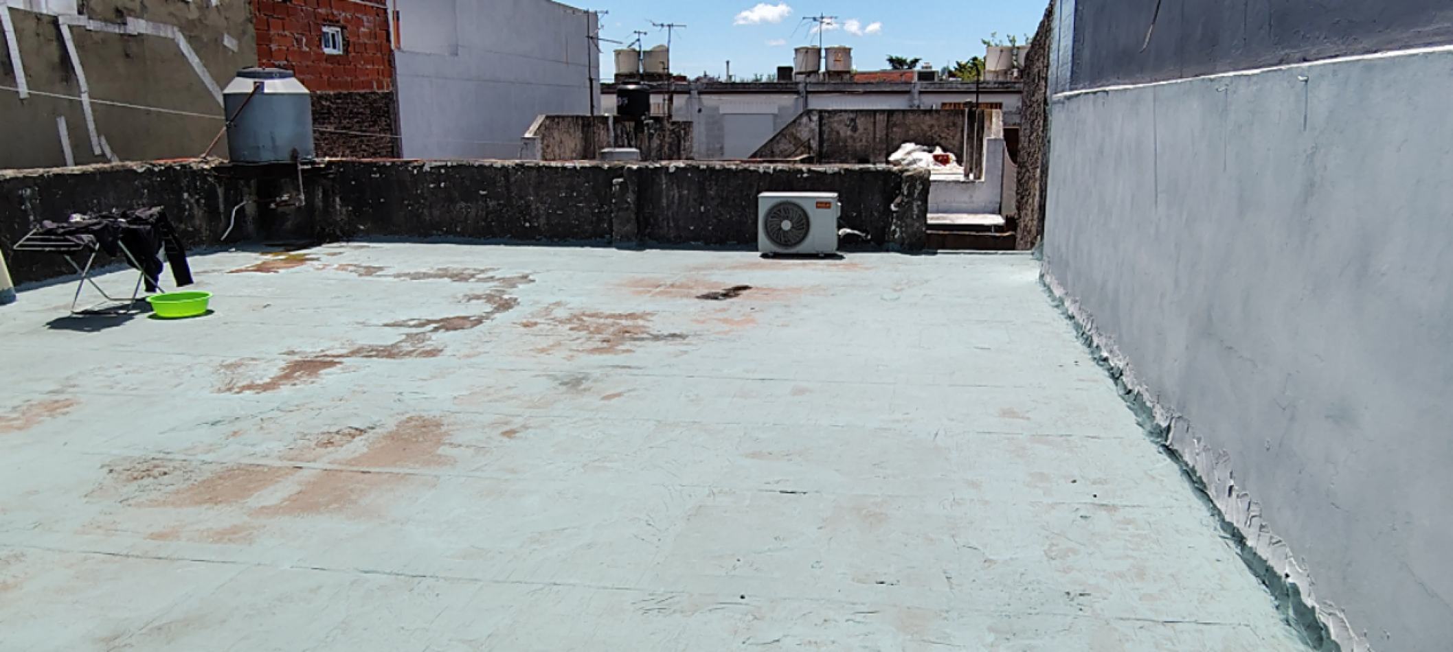 VENTA CASA A RECICLAR CON COCHERA LA TABLADA 4 AMBIENTES 