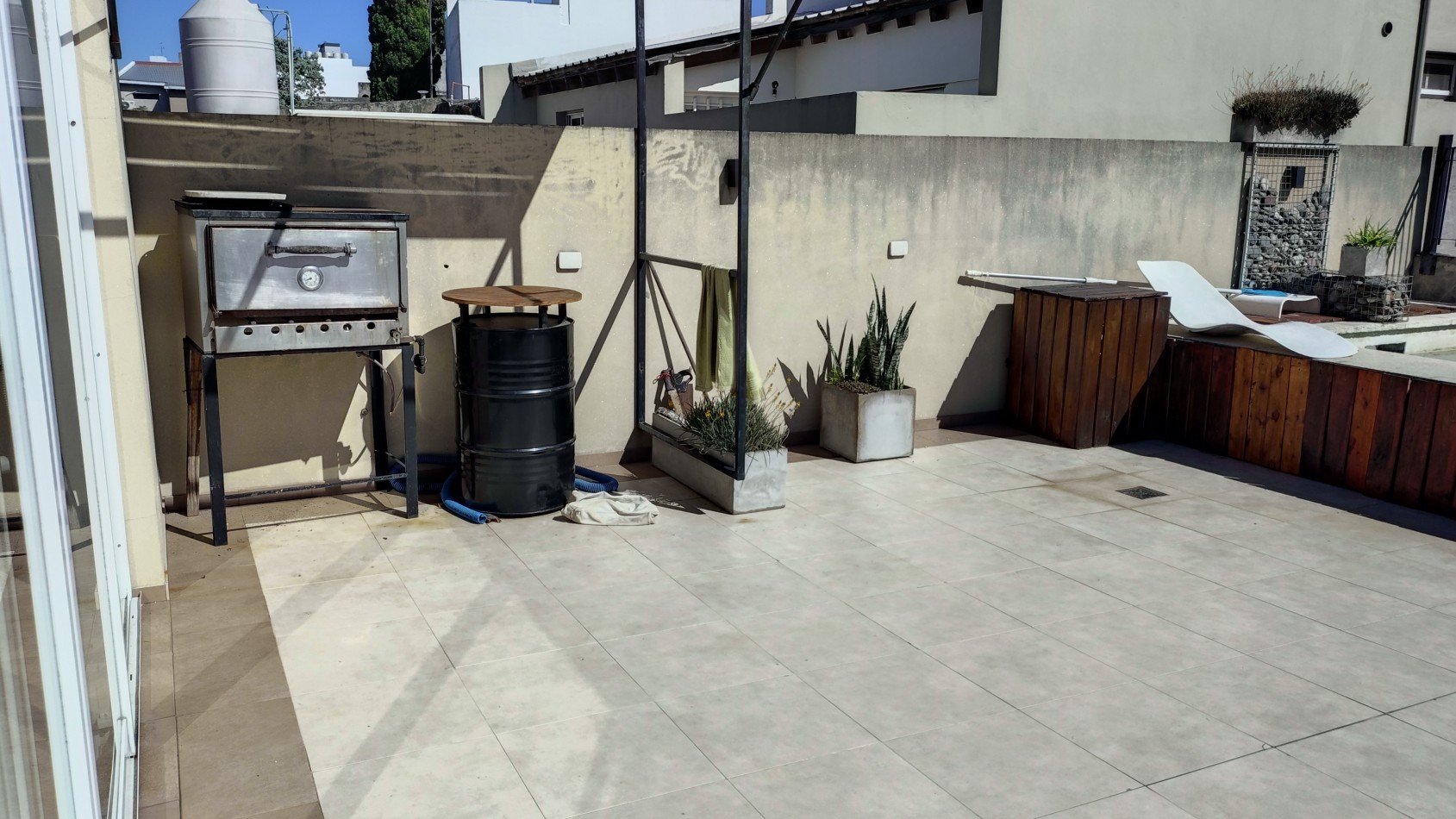 VENTA CASA CIUDADELA SUR 5 AMBIENTES CON PILETA Y COCHERAS Y/O DEPOSITO