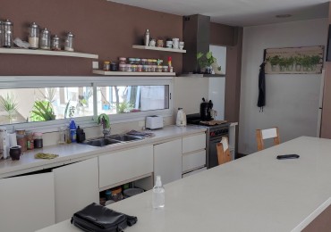 VENTA CASA CIUDADELA SUR 5 AMBIENTES CON PILETA Y COCHERAS Y/O DEPOSITO