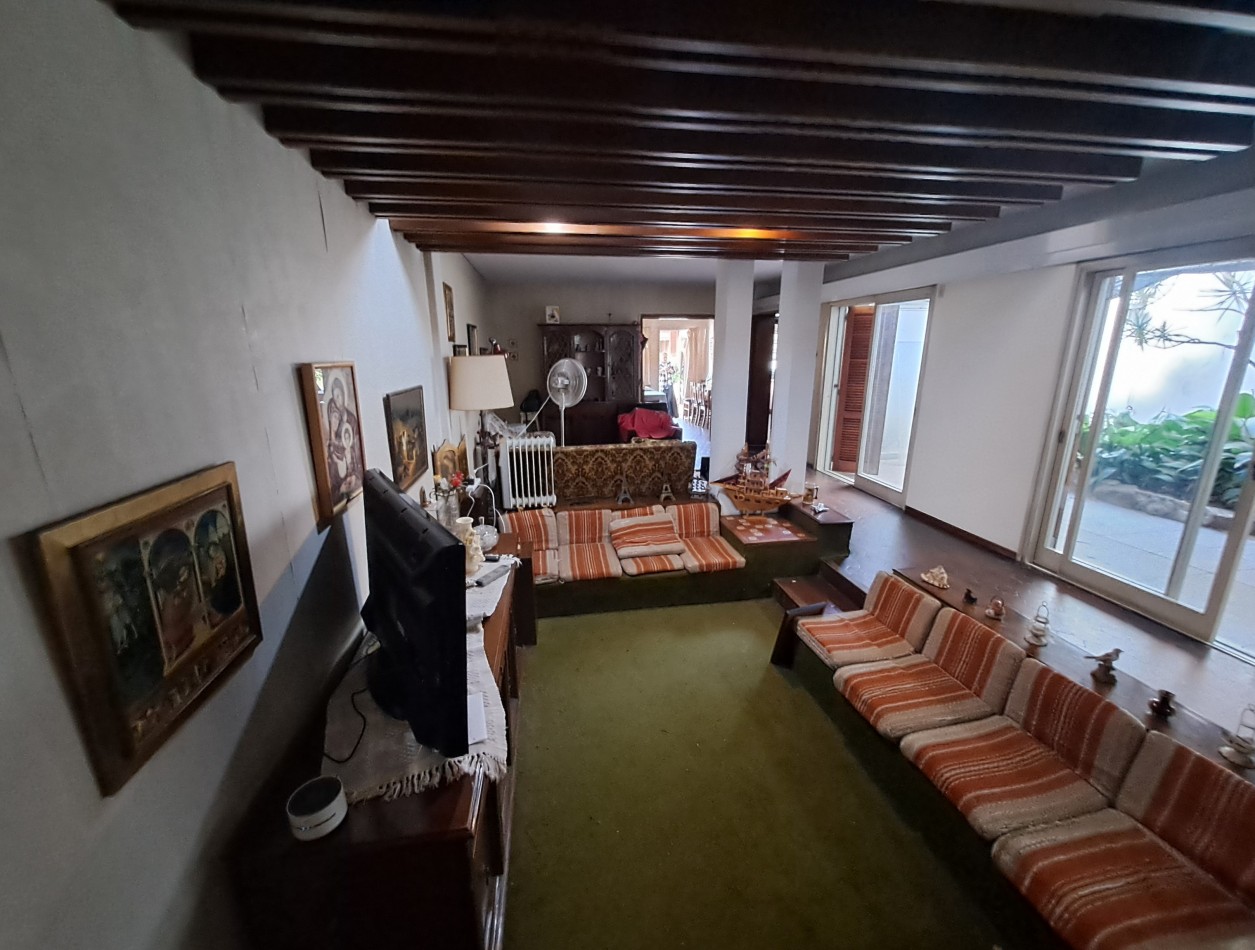 Venta Casa 5 Ambientes Con Lote Propio De 301 M2, Ideal Desarrollo Inmobiliario. Devoto